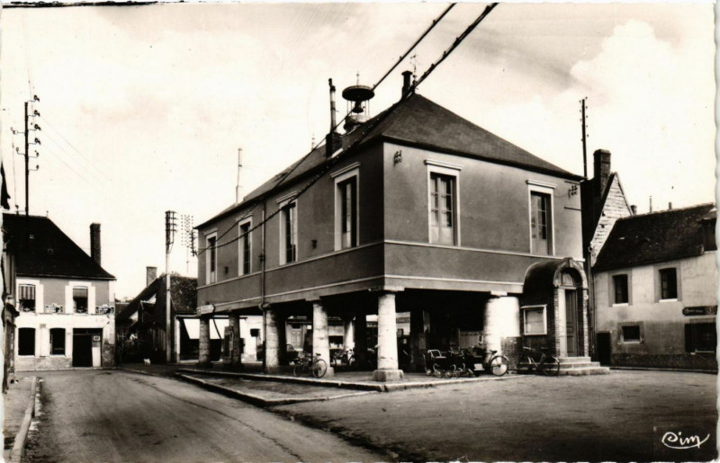 Carte postale ancienne Charny - L'Hotel de Ville