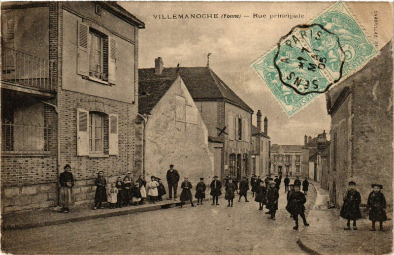 Carte postale ancienne Villemanoche - Rue principale à Villemanoche