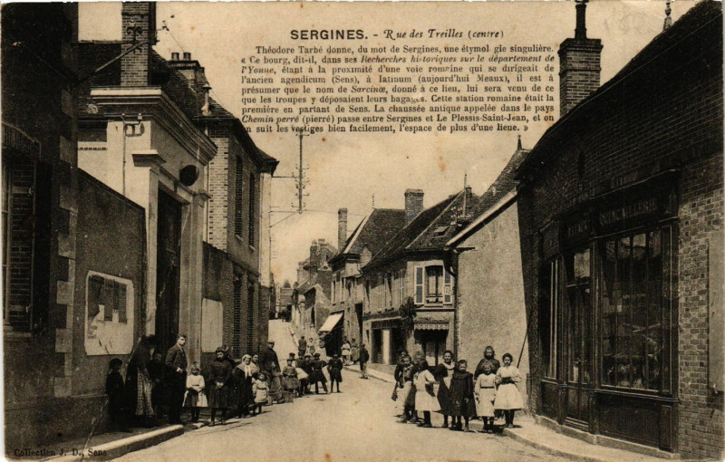 Carte postale ancienne Sergines - Rue des Treilles (centre) à Sergines