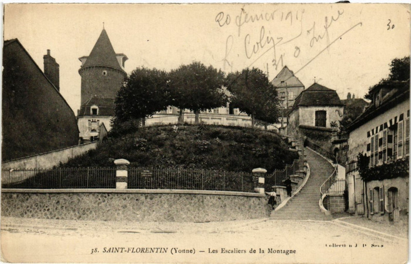 Carte postale ancienne Saint-Florentin - Escaliers de la Montagne à Saint-Florentin