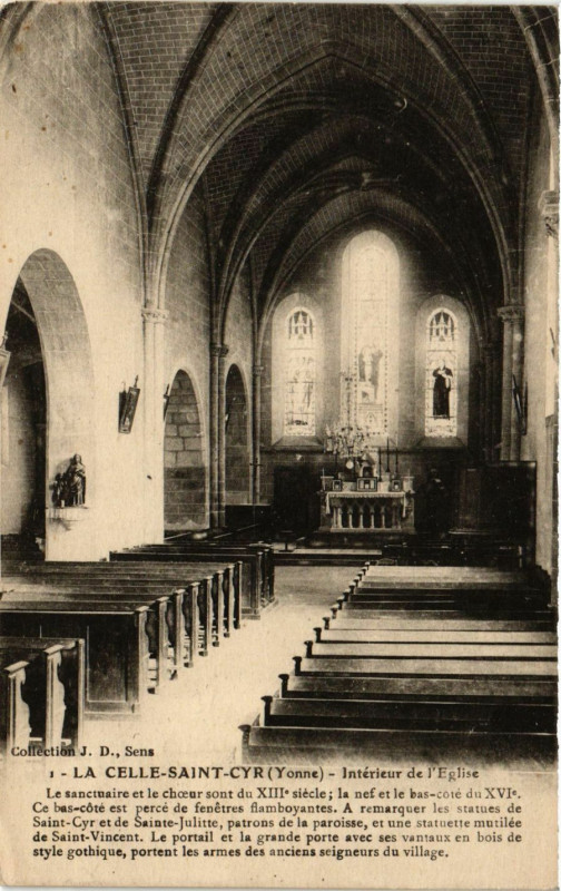 Carte postale ancienne La Celle Saint-Cyr - Int. de l'Eglise à La Celle-Saint-Cyr