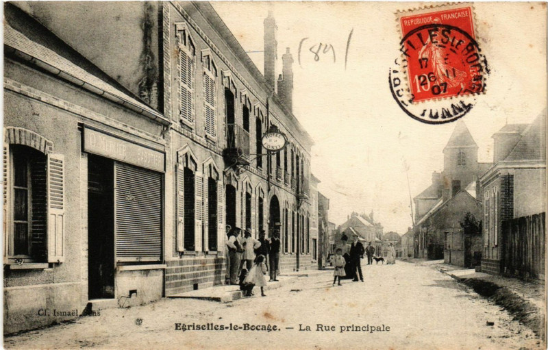 Carte postale ancienne Egriselles-le-Bocage - La Rue principale à Égriselles-le-Bocage