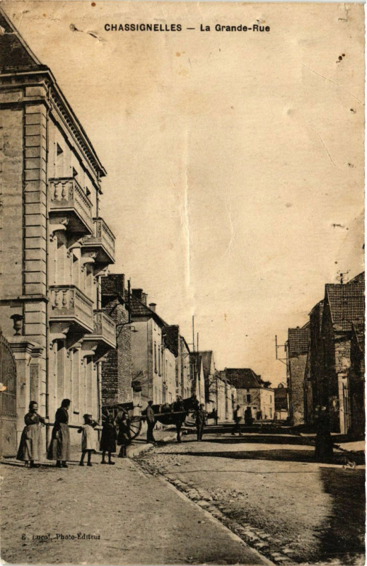 Carte postale ancienne Chassignelles - La Grande-Rue à Chassignelles
