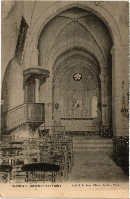 Carte postale ancienne Bleneau - Int. de l'Eglise à Bléneau