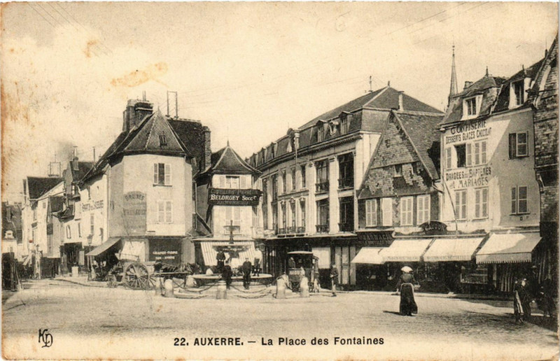Carte postale ancienne Auxerre - La Place des Fontaines à Auxerre