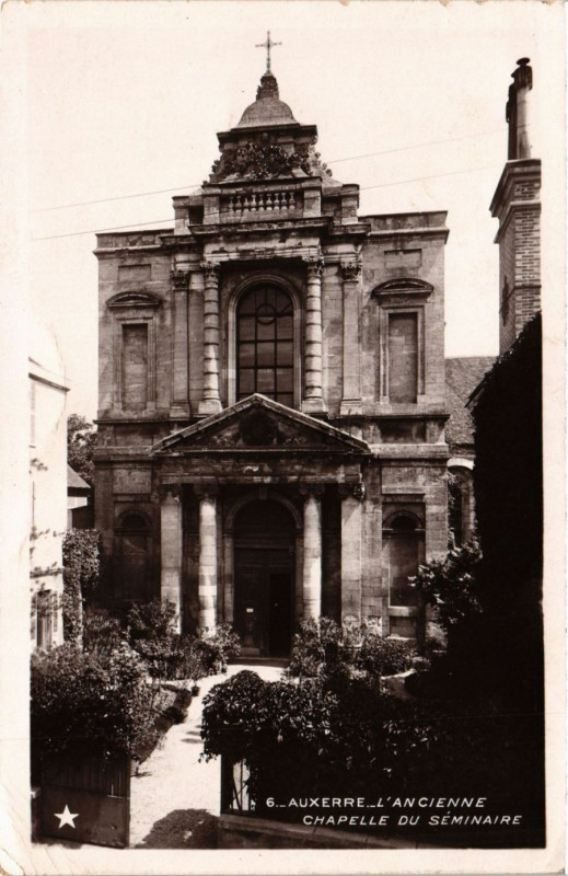 Carte postale ancienne Auxerre - L'Ancienne Chapelle du Seminaire à Auxerre