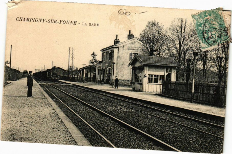 Carte postale ancienne Chapigny-Sur-Yonne - La Gare