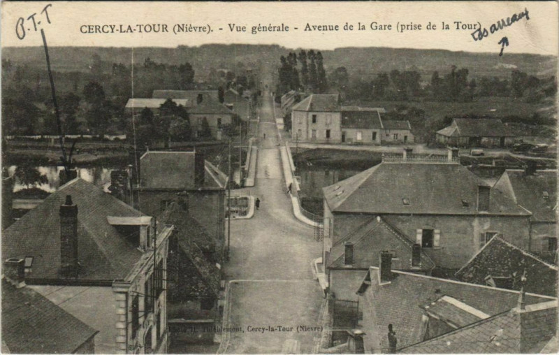 Carte postale ancienne Cercy-la-Tour Vue Generale à Cercy-la-Tour