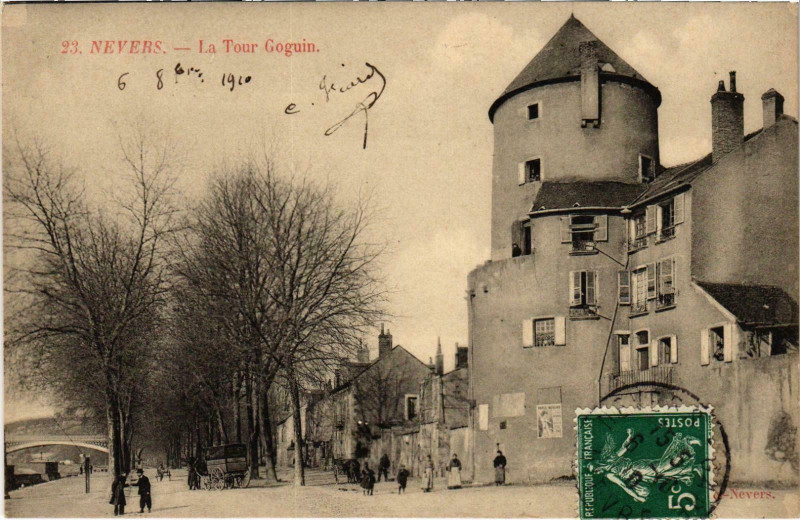 Carte postale ancienne Nevers La Tour Goguin Nievre à Nevers
