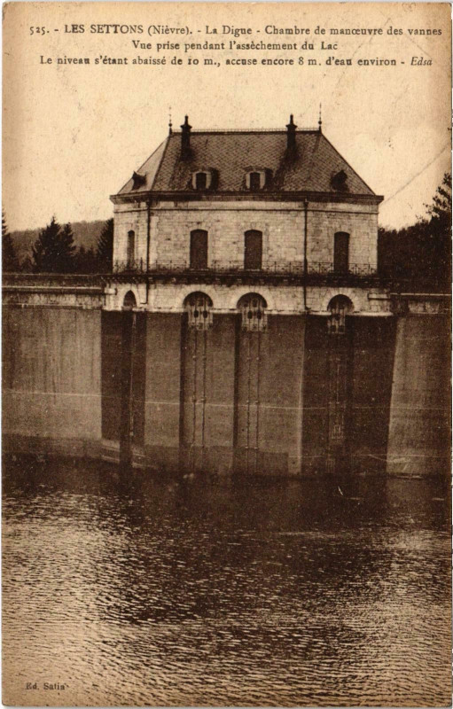 Carte postale ancienne Les Settons Le Digue Nievre