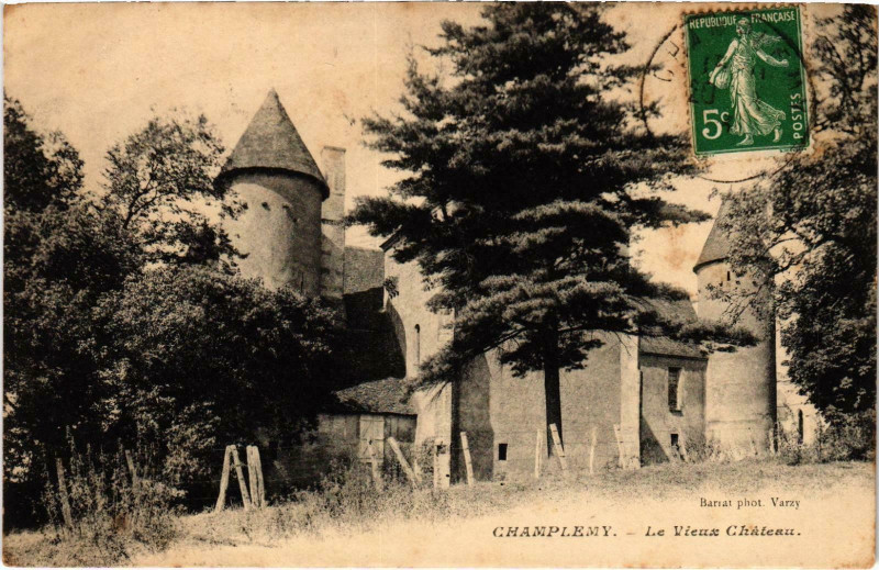 Carte postale ancienne Champlemy Le Vieux Chateau Nievre à Champlemy
