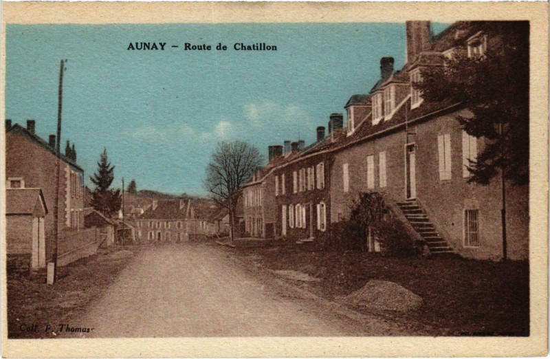 Carte postale ancienne Aunay Route de Chatillon Nievre