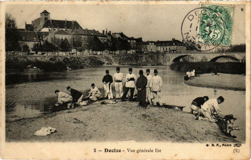 Carte postale ancienne Decize Vue générale Est Nievre à Decize