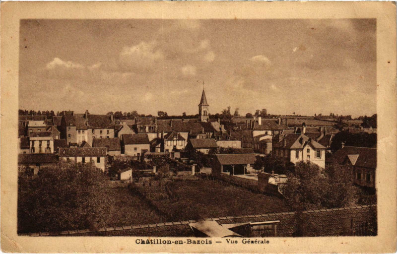 Carte postale ancienne Chatillon-en-Bazois Vue générale Nievre à Châtillon-en-Bazois