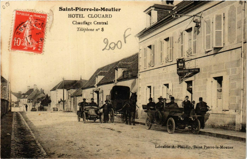 Carte postale ancienne Saint-Pierre-le-Moutier Hotel Clouard à Saint-Pierre-le-Moûtier