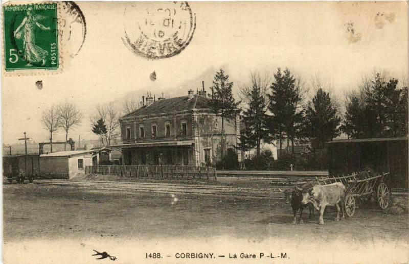 Carte postale ancienne Corbigny - La Gare P.-L.-M. à Corbigny