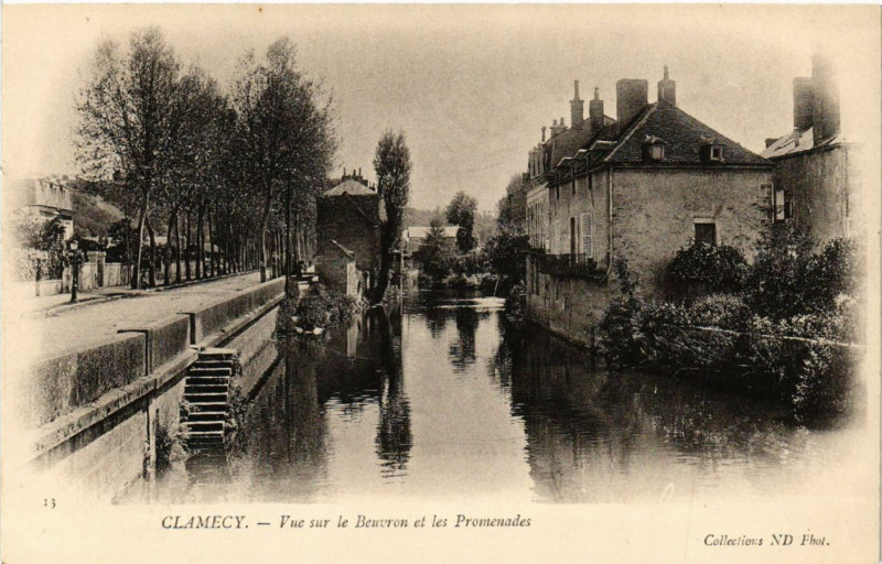 Carte postale ancienne Clamecy - Vue sur le Beauvon et les Promenades à Clamecy