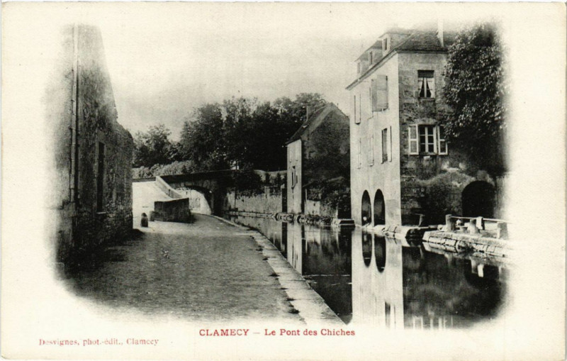 Carte postale ancienne Clamecy - Le Pont des Chiches à Clamecy