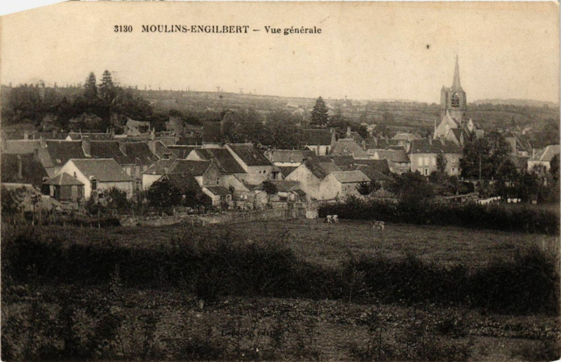 Carte postale ancienne Moulins-Engilbert - Vue générale à Moulins-Engilbert