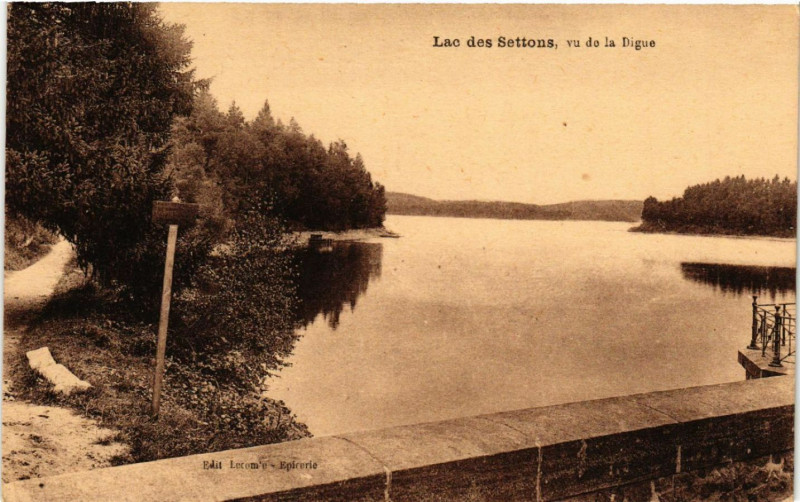 Carte postale ancienne Lac des Settons vu de la Digue