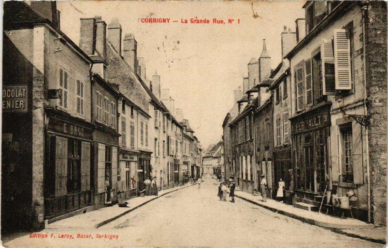 Carte postale ancienne Corbigny - La Grande Rue à Corbigny