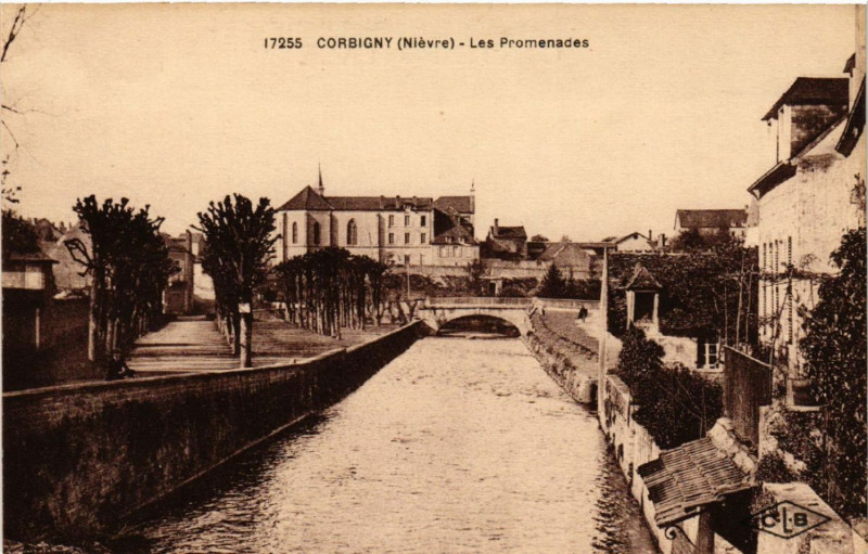 Carte postale ancienne Corbigny - Les Promenades à Corbigny