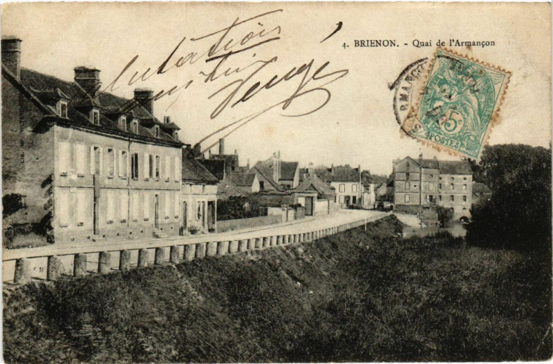 Carte postale ancienne Brienon - Quai de l'Armancon