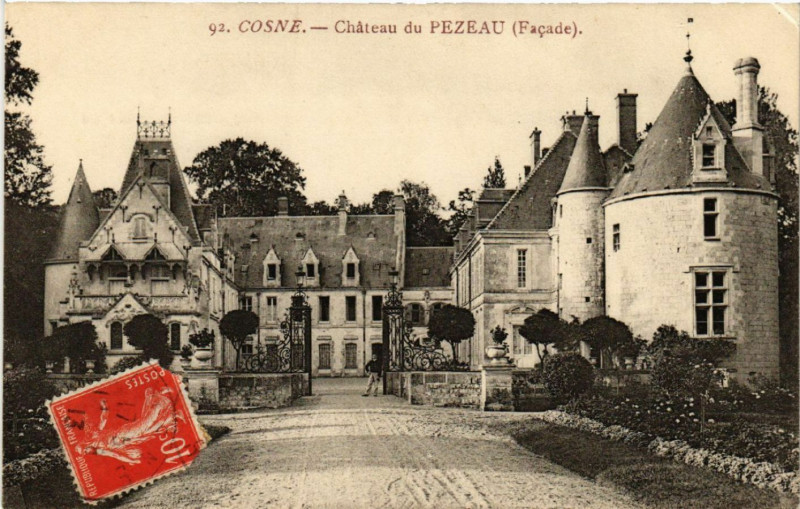 Carte postale ancienne Cosne - Chateau du Pezeau (Facade)