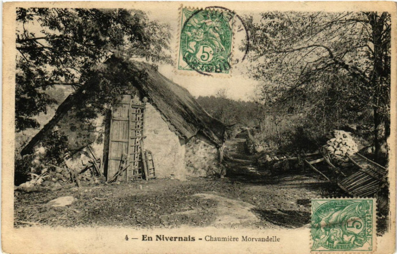 Carte postale ancienne En Nivernais - Chaumiere Morvandelle