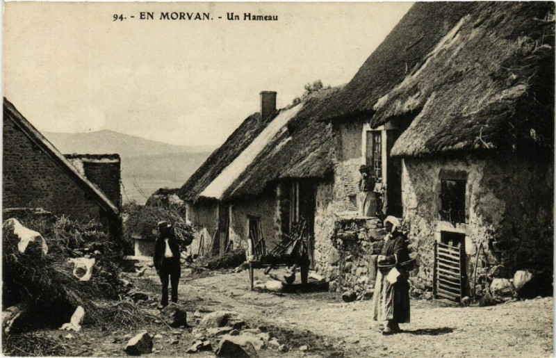 Carte postale ancienne En Morvan - Un Hameau