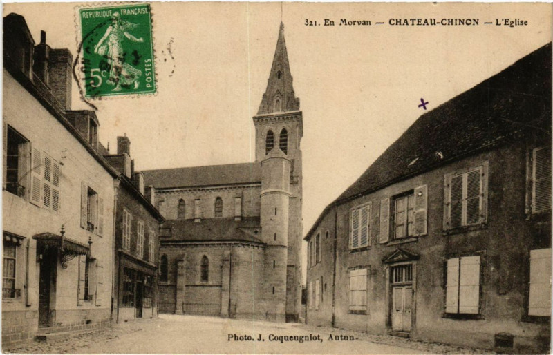 Carte postale ancienne En Morvan - Chateau-Chinon - L'Eglise