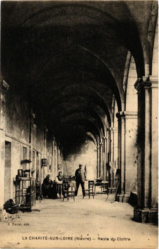 Carte postale ancienne Reste du Cloître à La Charité-sur-Loire