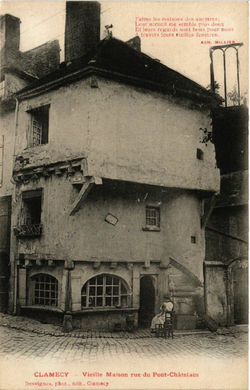 Carte postale ancienne Clamecy - Vieille Maison rue du Pont-Chatelain à Clamecy