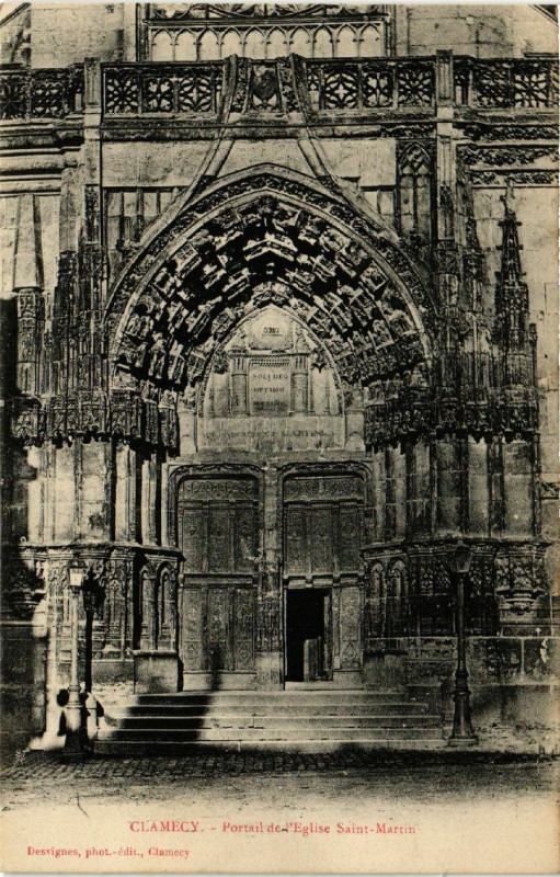 Carte postale ancienne Clamecy - Portail de l'Eglise Saint-Martin à Clamecy