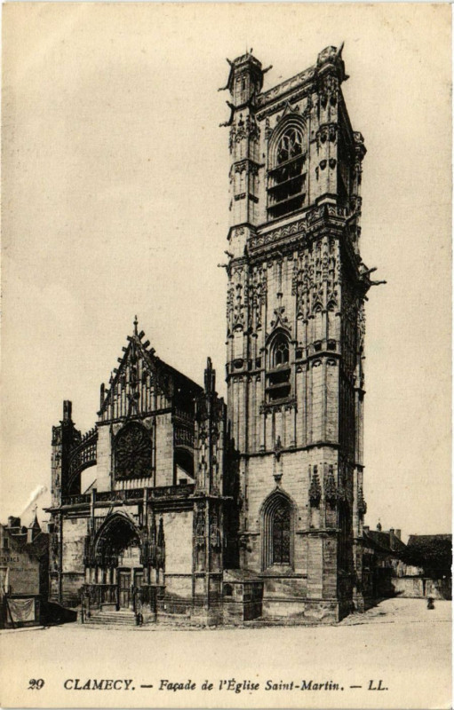 Carte postale ancienne Clamecy - Facade de l'Eglise Saint-Martin à Clamecy