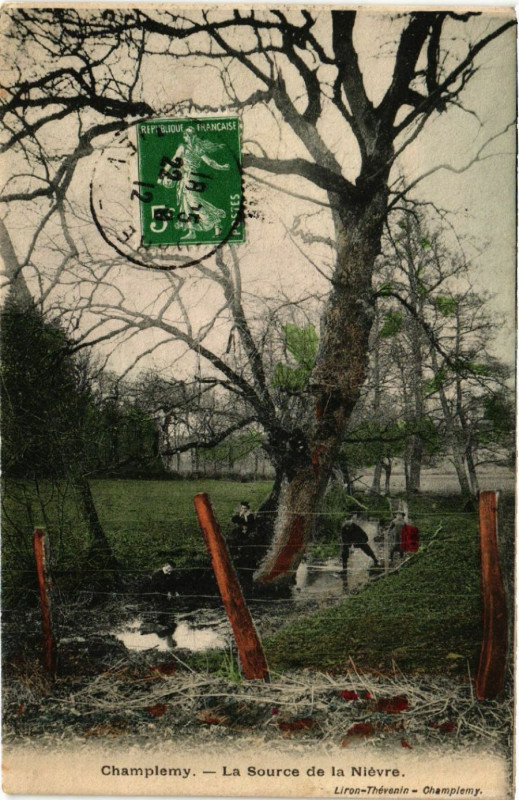 Carte postale ancienne Champlemy - La Source de la Nievre à Champlemy