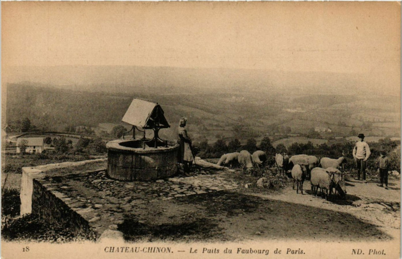 Carte postale ancienne Chateau-Chinon - Le Puits du Faubourg de Paris