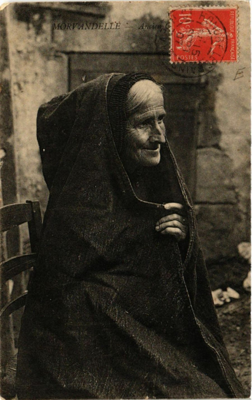 Carte postale ancienne Morvandelle - Ancien Costume