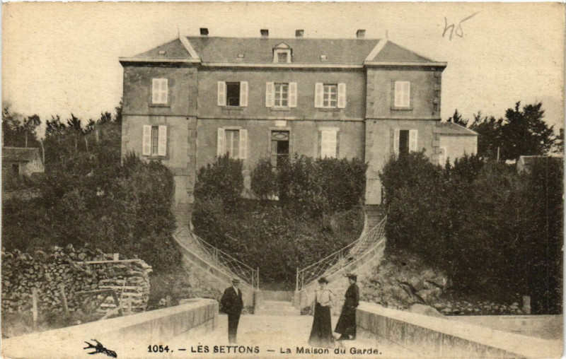 Carte postale ancienne Les Settons - La Maison du Garde