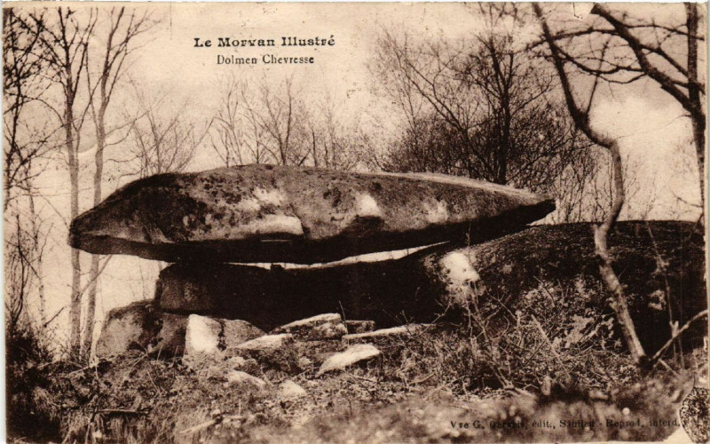 Carte postale ancienne Le Morvan Illustré - Dolmen Chevresse