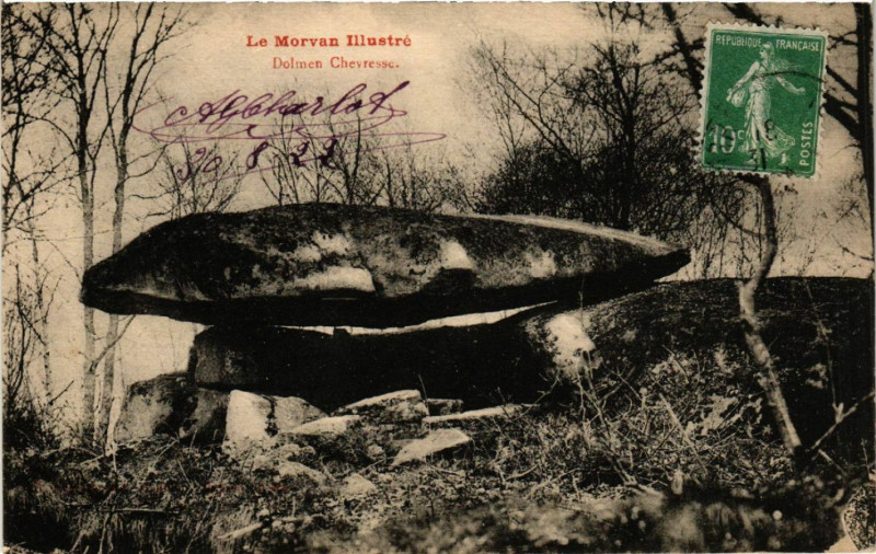 Carte postale ancienne Le Morvan Illustré - Dolmen Chevresse