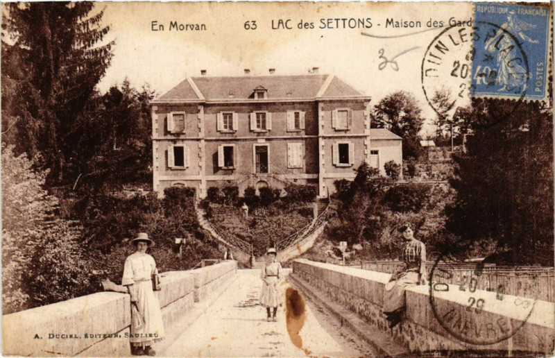 Carte postale ancienne En Morvan - Lac des Settons - Maison des Gardes