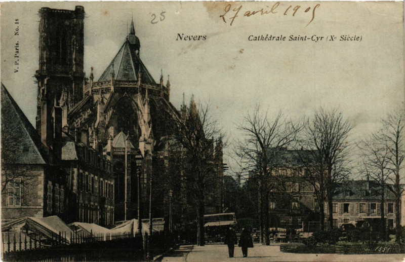 Carte postale ancienne Nevers - Cathedrale Saint-Cyr (X. siecle) à Nevers