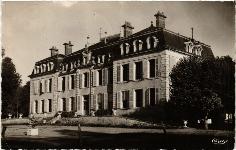Carte postale ancienne Plogny - Chateau de Vernay