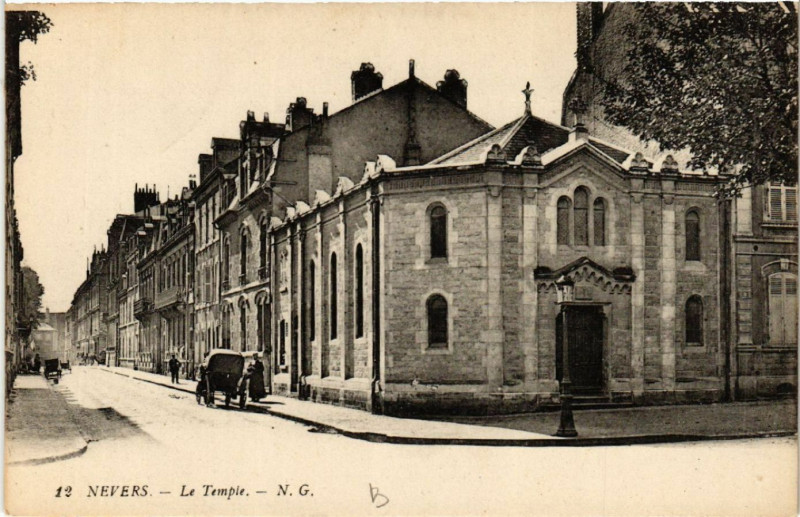 Carte postale ancienne Nevers - Le Temple à Nevers