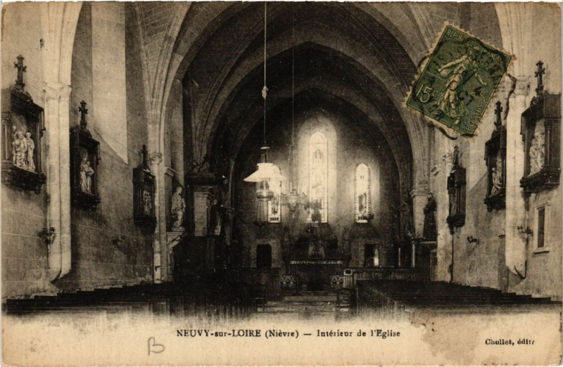 Carte postale ancienne Neuvy-sur-Loire - Interieur de l'Eglise à Neuvy-sur-Loire