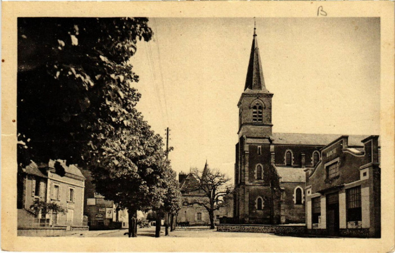 Carte postale ancienne Luzy - Eglise et Marche Couvert à Luzy