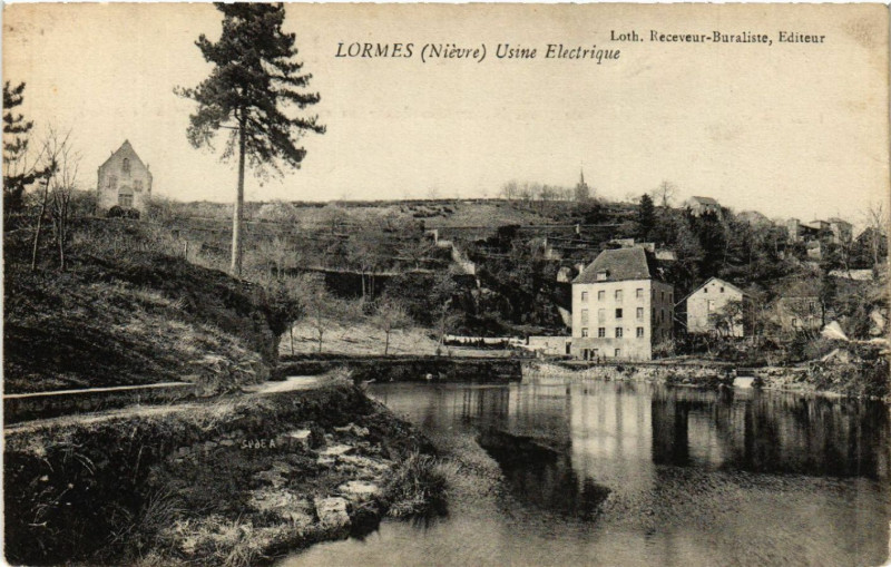 Carte postale ancienne Lormes - Usine Electrique à Lormes