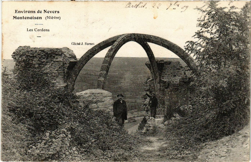 Carte postale ancienne Env. de Nevers - Montenoison à Nevers