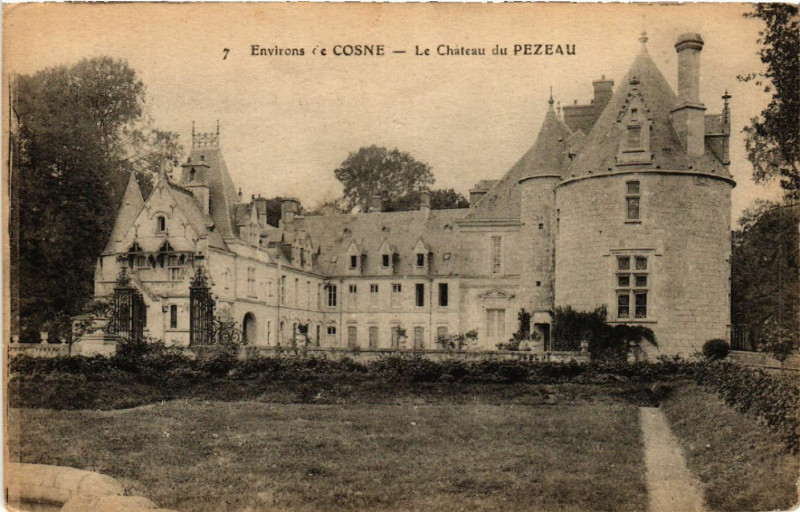 Carte postale ancienne Env. de Cosne - Le Chateau du Pezeau